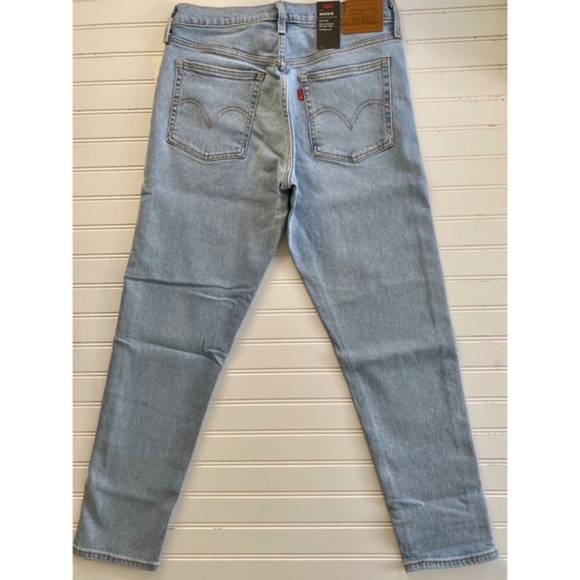 Levi's Premium Wedgie Icon Jeans in Bauhaus Blues in Size 28/29 NWT - Picture 8 of 8